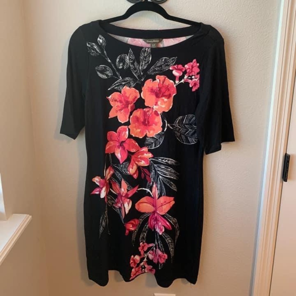 Tommy Bahama - “Bedoin Blossoms” - Size S/P - EUC